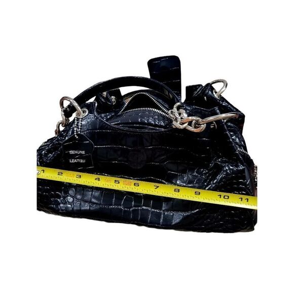 Isabella Adam's Handbag   - Picture 7 of 8